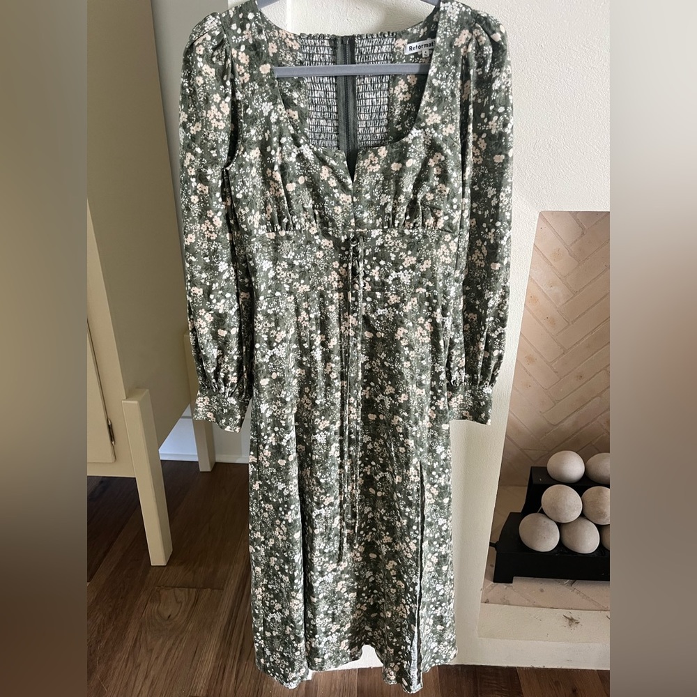 Reformation dress size 4 wore once (perfect condition)